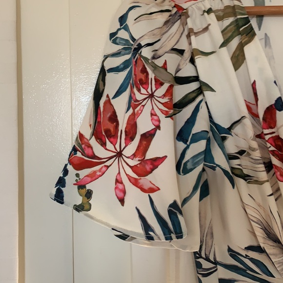 Zara Floral Dress - Picture 4 of 4